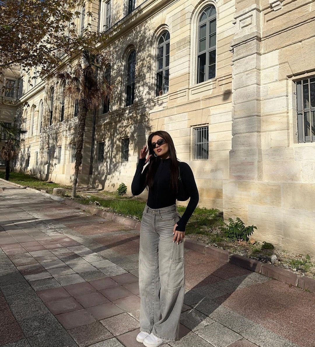 Sordum kimdi bu güzellik insan olamaz öldüm sanki cennet böyle güzel olamaz <a href="/aybukeim/">aybüke</a> #AybükeÇangal