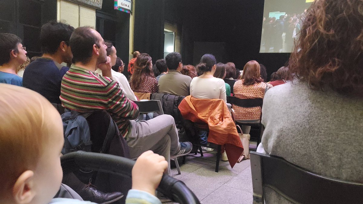 Rae2it's tweet image. Aqui en  @LaCasaEncendida en #compromisoconelclima

Mi irreemplazable asistenta me acompaña :)
 @c40cities @demsoc @porticusglobal @ClimateKIC  #MisiónMadrid