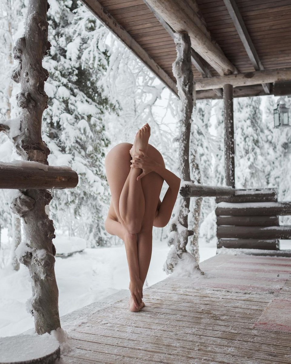 NudeYogaGirl's tweet photo. Winter is coming. ❄️ https://t.co/ku0vIjOpGe