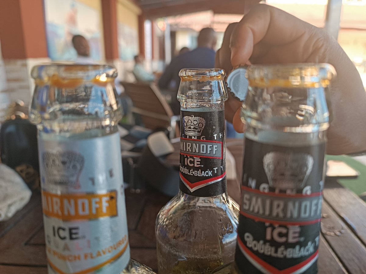 WiseOne1411's tweet photo. Dear @smirnoffbrasil I have noticed your bottles always get rust beneath the crown cock, kindly address this....Health is wealth! https://t.co/65zCLYOeor