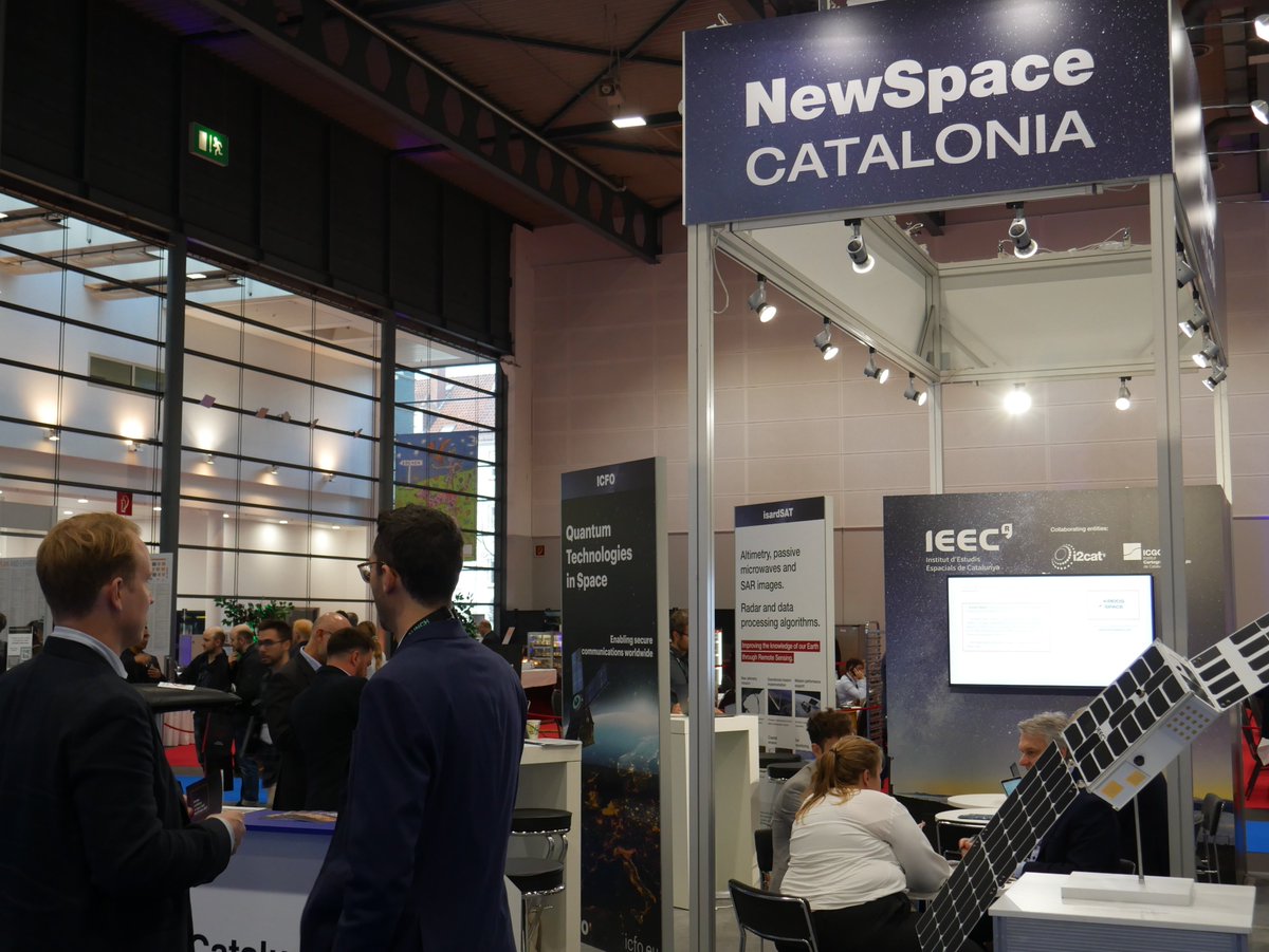 IEEC_space's tweet photo. I acaba una primera jornada a l’@SpaceTechExpoEU 2023, la fira més important d’Europa sobre serveis i tecnologies #espacials 🔝

Des d’avui i fins al proper dijous, el sector espacial internacional es reuneix a Bremen 🛰

Us esperem a l’estand S20 '#NewSpace Catalonia’ (Hall 6), impulsat per @tic Catalunya amb la col·laboració de l’#IEEC i el suport d’@i2CAT i @ICGCat🚀

A la iniciativa, emmarcada en l’#EstratègiaNewSpace de #Catalunya (@tic), ens acompanyen com a expositors 5 empreses i entitats de l’ecosistema #NewSpace català:

@AseOpticsEu
@ICFO
@isardSAT 
@KreiosSpace
@Osmium