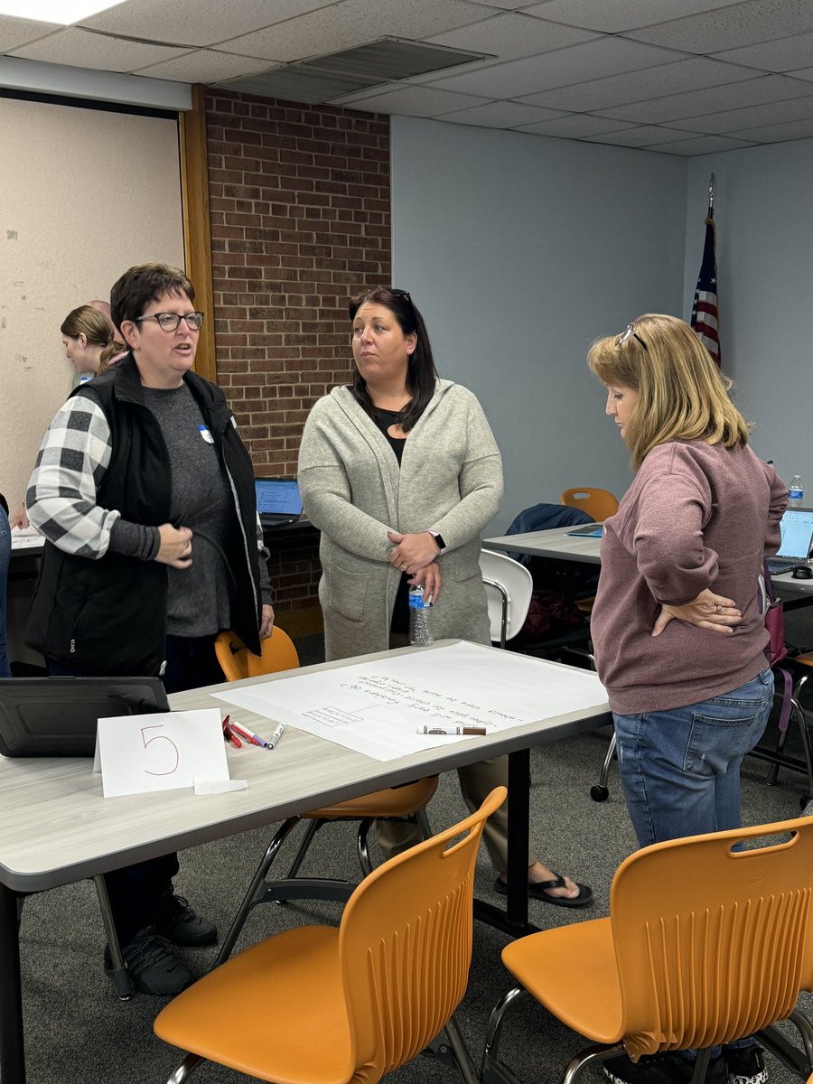 Putnam County teachers collaborating with other educators in the Ohio Blended Collaborative to improve instruction &amp; personalized learning! #OBC #ohiobc <a href="/connectingED/">connectingEd</a> <a href="/oesca/">Ohio ESC Association (OESCA)</a>