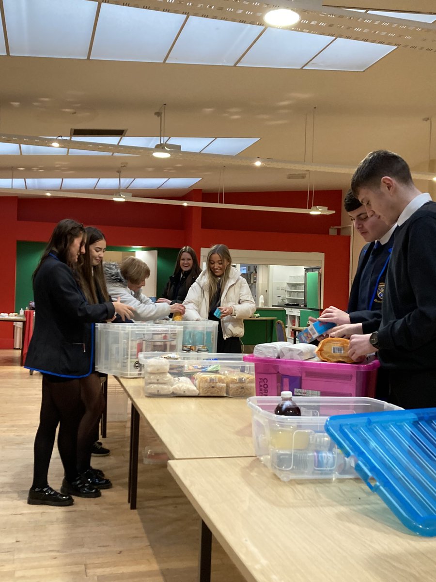 St Andrew’s Secondary - ClassOf2024 (@sclassof2024) on Twitter photo Our S6 pupils were assisting with St Joseph's (Tollcross) Foodbank today - open from 10:30am until noon. Fantastic dedication to those in our community who are in most need of our help.<a href="/JandPScotland/">Justice & Peace Scotland 🕊</a>
#ServiceNotSelf #FaithInAction #FidusEtAudax Our S6 pupils were assisting with St Joseph's (Tollcross) Foodbank today - open from 10:30am until noon. Fantastic dedication to those in our community who are in most need of our help.<a href="/JandPScotland/">Justice & Peace Scotland 🕊</a>
#ServiceNotSelf #FaithInAction #FidusEtAudax