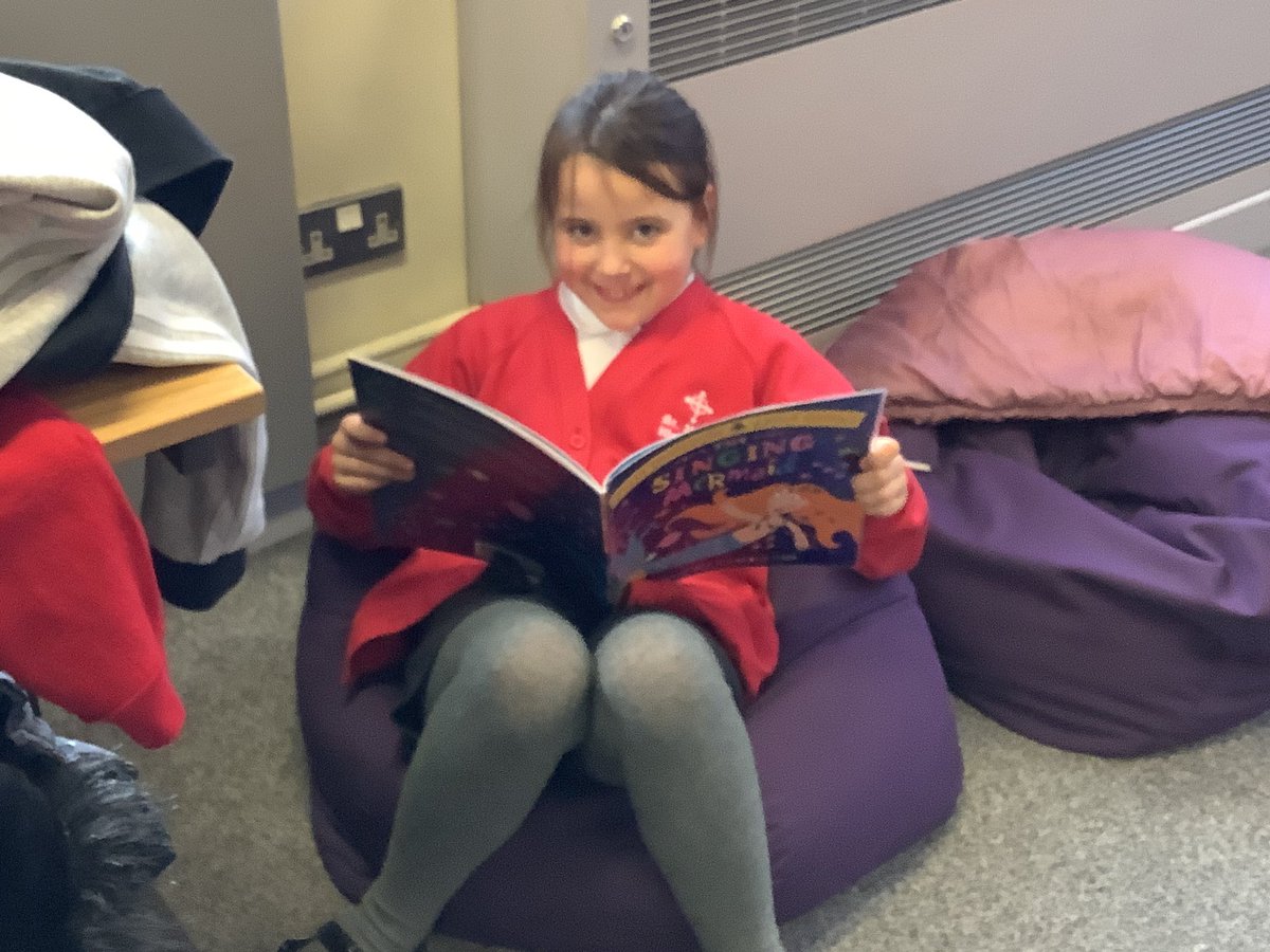 StPhilipsY4C's tweet photo. Today we explored our local library and then shared a story together. What a wonderful day! @StPhilipCEAP #teamstphilips https://t.co/hbViIdZVVk