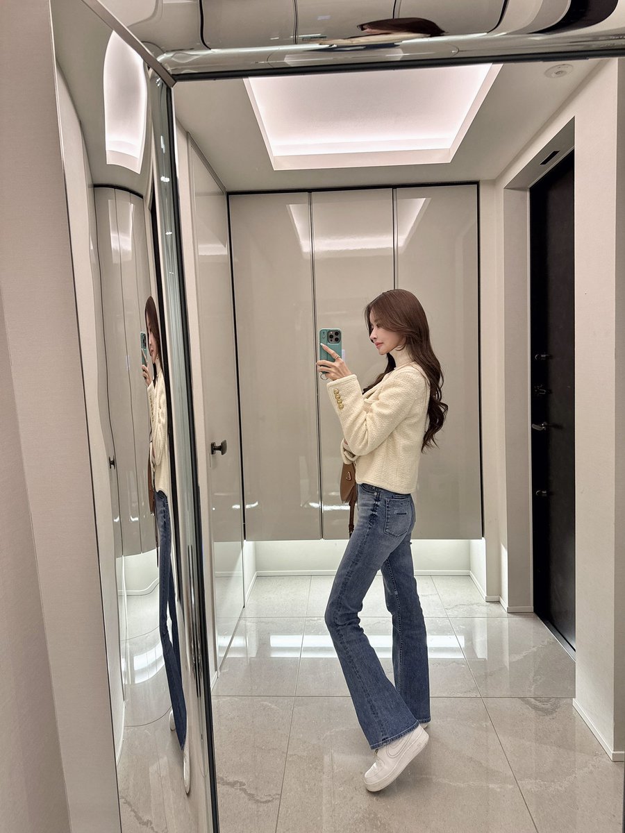 インスタで紹介したらweb即完しちゃったyanukのブーツカット。 店舗