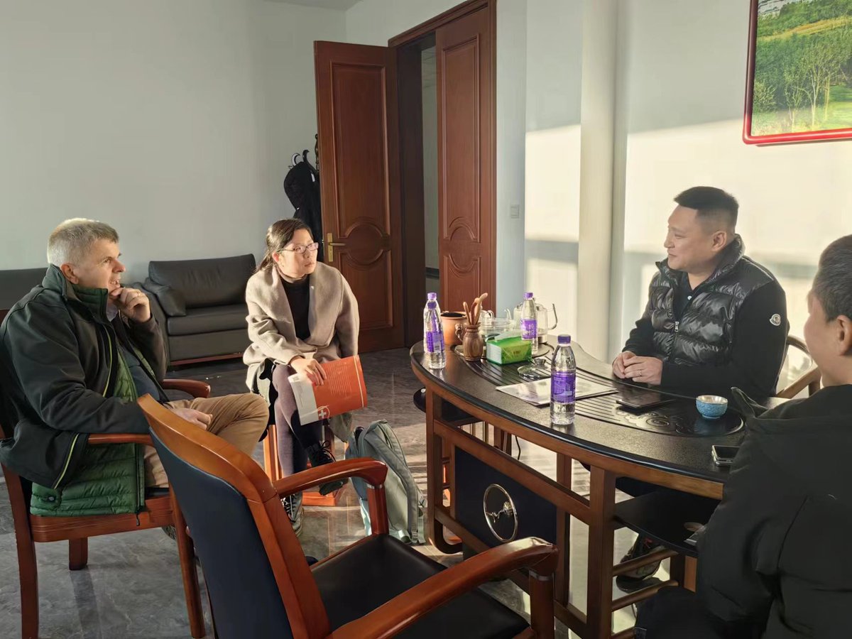 MervueLabs's tweet photo. Des Cronin, Head of Animal Health and Nutrition visiting poultry farms, YONGHONG, YUNKEN & AODA with our partners Kinghoo in China. Fantastic to discuss the on farm application of Mervue's AviVit poultry range #poultryhealth #animalnutrition #NutritionBasedHealth #globalbusiness https://t.co/E84nXYGs7T