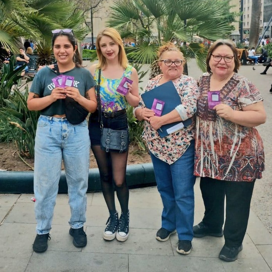 fc2condon's tweet image. ¡Fotos de nuestras increíbles colaboradoras en acción! 📸⚡️ @icwchile @MargenSomos promoviendo el FC2 #CondónFemenino (#CondónInterno) y compartiendo información sobre #SaludSexualYReproductiva. Santiago, Chile

#SaludSexual #Sexualidad #EducaciónSexual #Educación #ESI #EIS