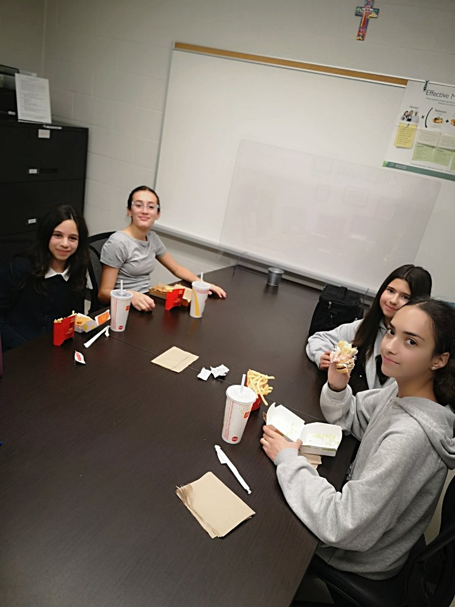GuardiangelsWB's tweet image. Student CSC reps at their first working meeting. Looking to add new initiatives for their peers! #StudentRep @YCDSB @DomenicScuglia @WigstonJennifer