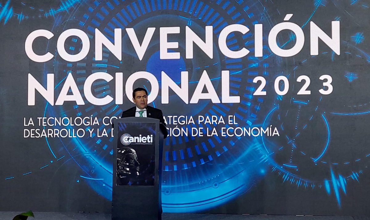 CANIETI's tweet photo. La inauguración de #CANIETI2023 abrió con un poderoso mensaje de los miembros del Presídium, Enrique Yamuni, Presidente de CANIETI, @diegosinhue, @AleGutierrez_mx a través de su representante @LeonAyto; @AGOMEZAIZA, Presidenta @AMITI_Mex y @juarezmojica, Presidente del @IFT_MX. https://t.co/e71psDRUqH