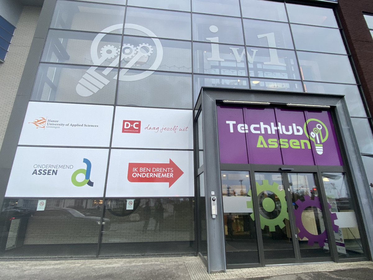 aukjedevries's tweet photo. TechHub Assen bestaat bij gratie tussen de ontmoeting tussen ondernemers en de mix met studenten. Dan komen de ideeën los die leiden tot innovaties in de techniek of human capital. Een prachtige plek in Drenthe om samen met @HartsuikerJ en @KammingaRJ te bezoeken. https://t.co/R6See412aL