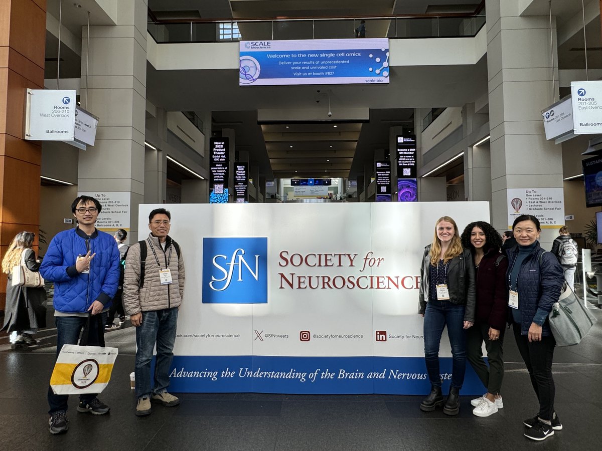 LiGanLab's tweet photo. Gan Lab in SFN 2023, DC (2): enjoying scientific social in neuroscience community and fun lab gathering. https://t.co/3XQJh4l6Zi