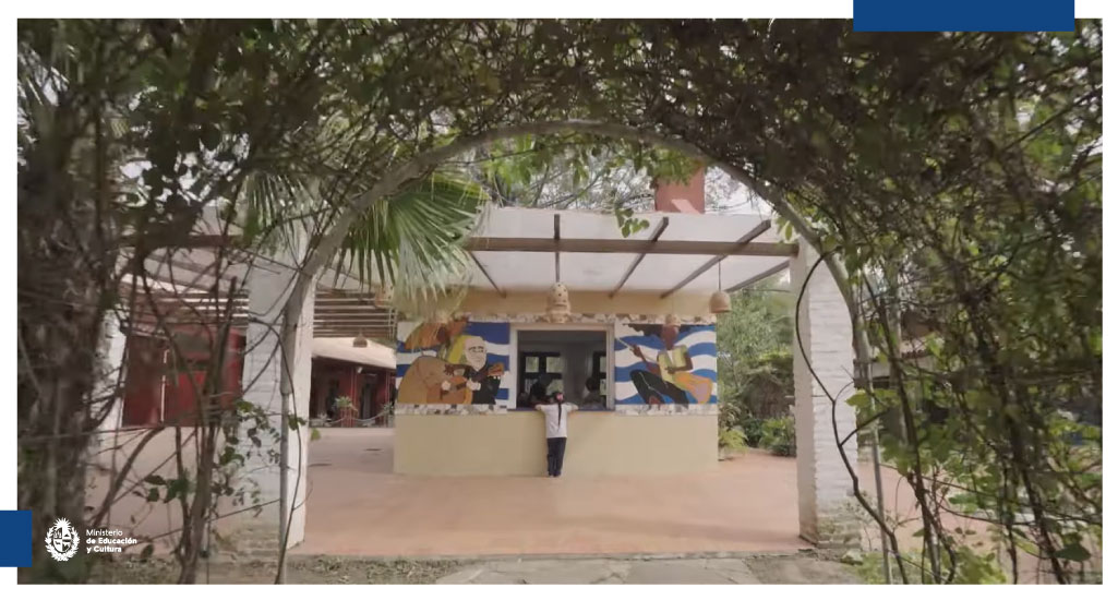 🌎 🎒 Escuelas para la integración regional del <a href="/mercosur/">MERCOSUR</a>

🧑‍🎓 El Programa de Escuelas Interculturales de Frontera (#PEIF) nació en 2021 para la promoción de saberes compartidos y el respeto por la diversidad cultural de los pueblos.

Más información👉 ℹ️  mec.gub.uy