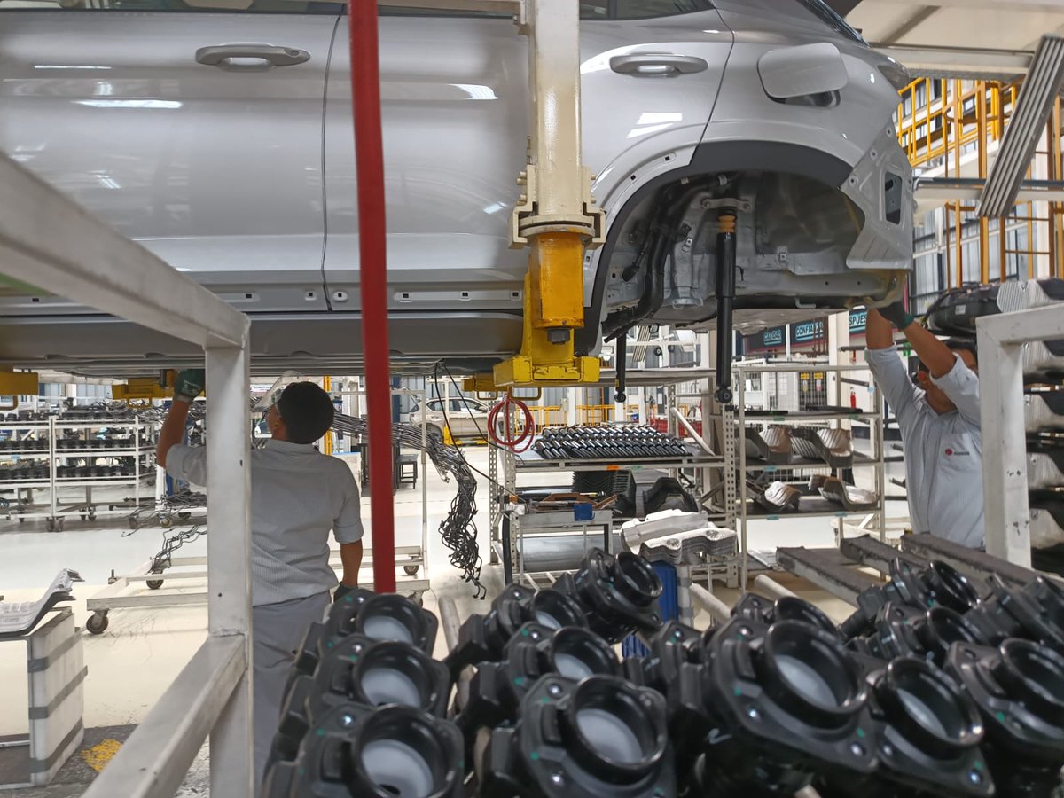 Con una inversión total de USD 19 millones Hyundai empezó el ensamblaje del Creta. Además, estableció metas ambiciosas atender la demanda del país y en un futuro de América Latina.

Lea el informe completo en bit.ly/47ryn9P

#Automotriz #Ecuador #Hyundai #HechoEnEcuador