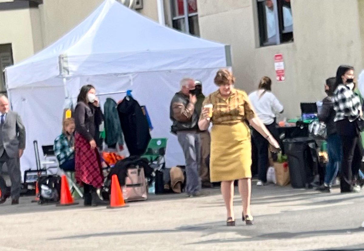LGreenlady's tweet photo. #7daysofJulia
Day 5—Favorite Behind The Scenes Picture
I still require pinching when I look at these (yes, very frequently) and I truly do know how lucky I am, promise. Will never be over it. ✨☀️✨
#SarahLancashire
#JuliaonMax
#JuliaChild
#OneLuckyAmerican
📸: Me 😱 https://t.co/QKwBnjcklj