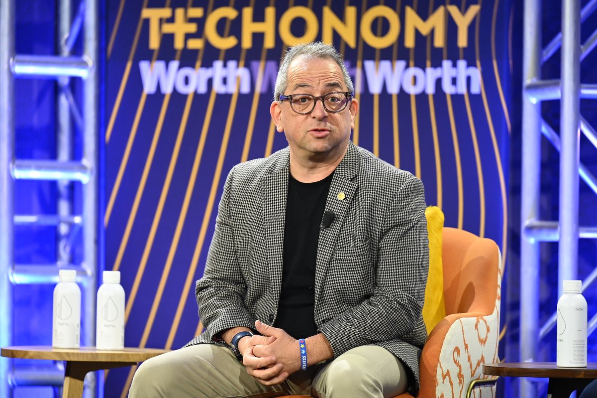 techonomy's tweet image. Jonathan Taylor (Zendicate Ventures),  @PhotonicsJason (@luminartech), and @ChaktiToleti (@caredotai) discussed how their companies are utilizing AI in Orlando  with Juan Santos (Tavistock Development Company) at #Techonomy23