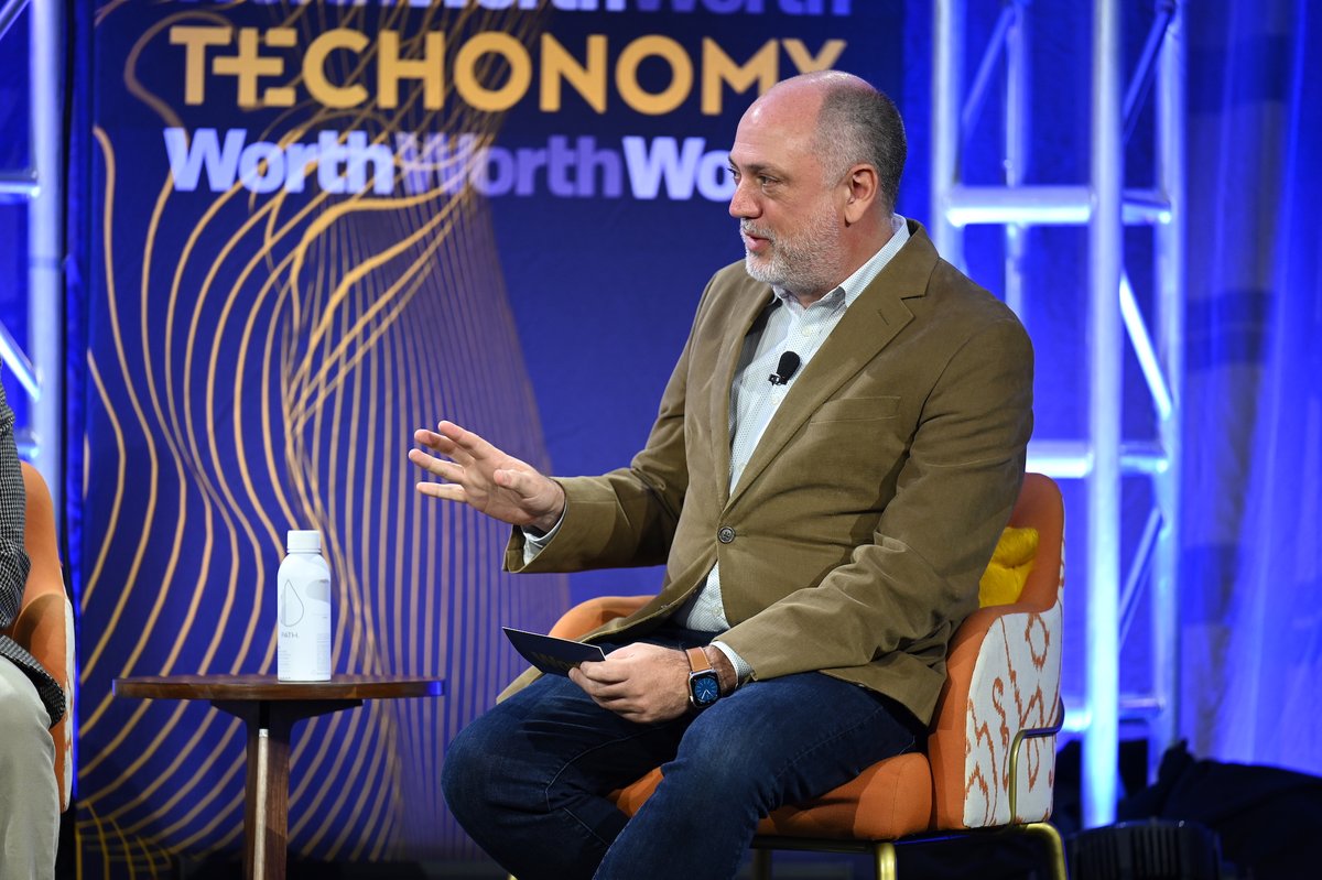 techonomy's tweet image. Jonathan Taylor (Zendicate Ventures),  @PhotonicsJason (@luminartech), and @ChaktiToleti (@caredotai) discussed how their companies are utilizing AI in Orlando  with Juan Santos (Tavistock Development Company) at #Techonomy23