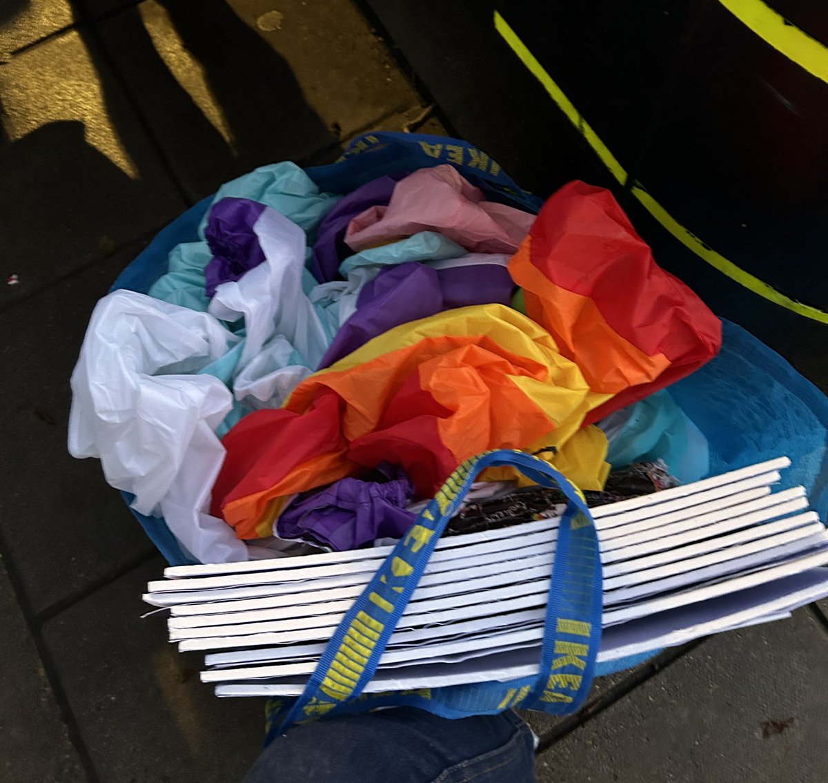 Turns out you can’t take inflatable unicorns through security in Parliament so we’ve just collected it from the ARMED GUARDS who were assigned to look after them!

We weren’t allowed to take pictures of the guards 😳