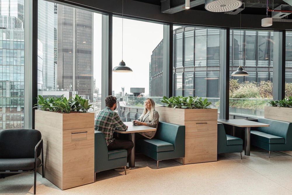 🚗✨ Turn your daily commute into a positive routine! 💪 See it as a chance to recalibrate, focus on yourself, and start fresh. Thanks <a href="/WorkDesignMag/">Work Design</a> for this article 📚 &amp; inspiring 📸  by @mmosersocial buff.ly/40GEvZc #CoworkingLondon #MindfulCommute #MorningRituals