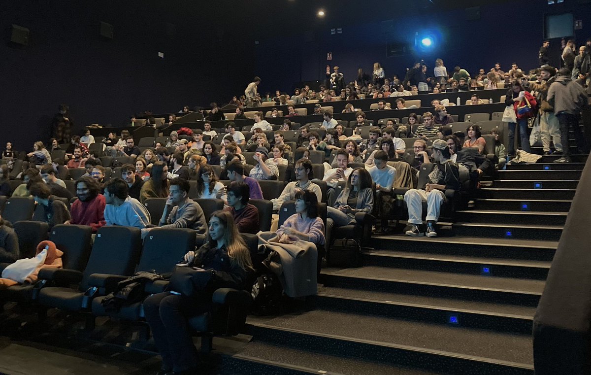 ECAM_'s tweet image. 📽 Ya estamos en @Cines_Kinepolis para el coloquio de 'Chinas' con Arantxa Echevarría (directora, mentora en #LaIncubadora y profesora), Carmen Albacete (alumni y directora de arte) y Jorge Castellanos (alumni y en el equipo de producción).
 
¡Vamos a por ello! 😎
 
#MartesECAM