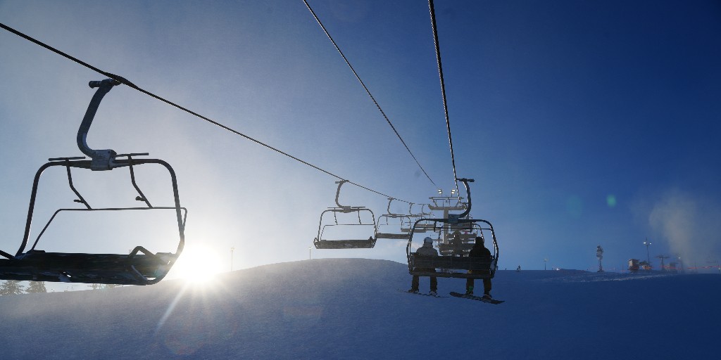 Last chance to lock in your Pass before prices go up is November 19! Reminder,  𝗘𝗽𝗶𝗰 𝗗𝗮𝘆 𝗣𝗮𝘀𝘀 allows you to customize your season. Epic Day Pass provides flexible access to ski and ride from as low as $43/day. Save up to 55% compared to daily lift tickets!