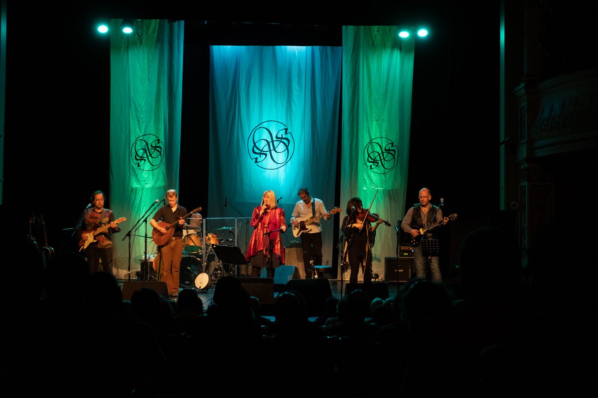 Tonight (Tue 14 Nov) we welcome folk rock pioneers Steeleye Span to #kingshallilkley for a night of great music. Enjoy 🎶 🎶 orlo.uk/PG5IS @steeleye_span