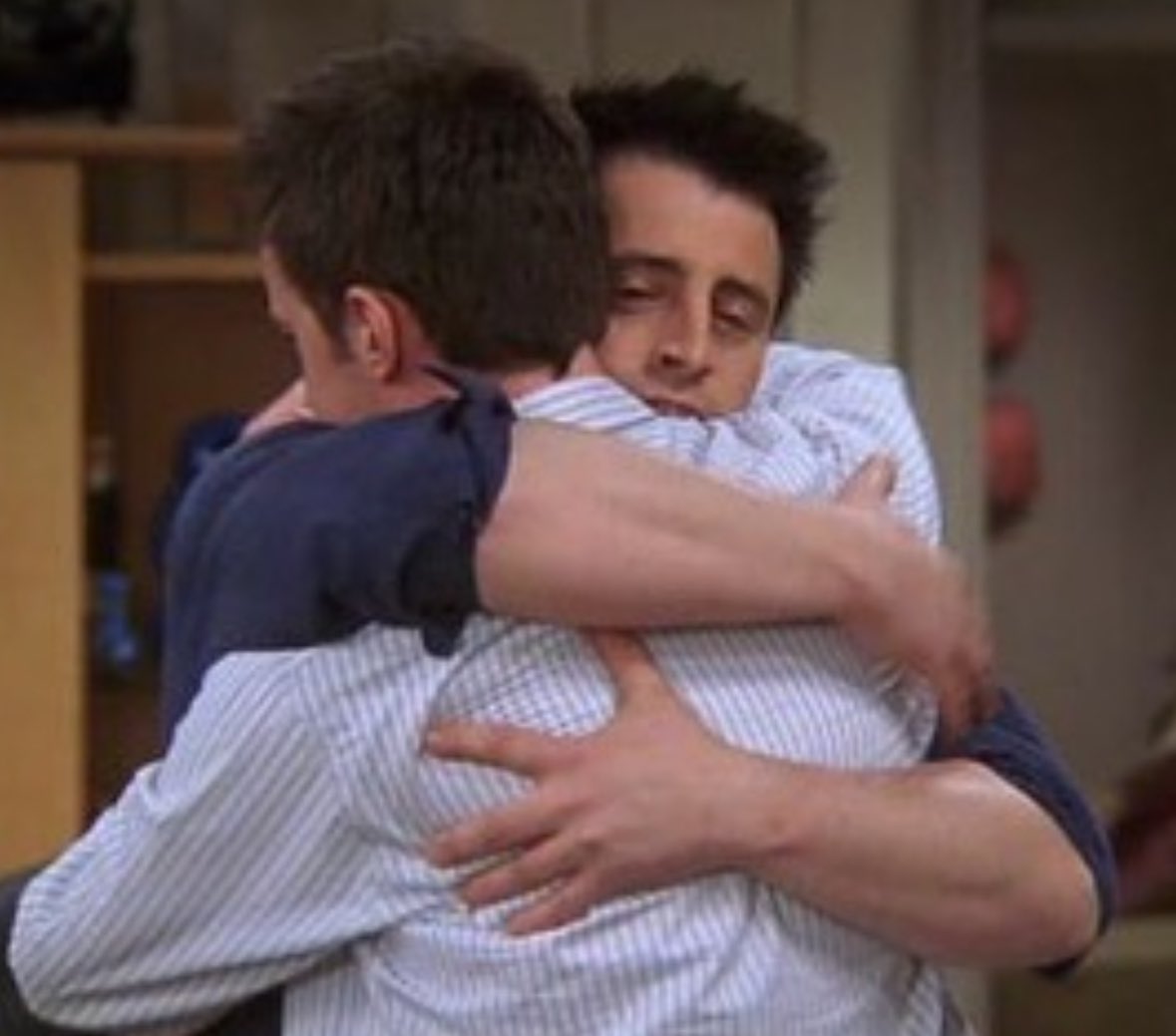 FilmUpdates's tweet photo. Matt LeBlanc pays tribute to Matthew Perry: “It is with a heavy heart I say goodbye. It was an honor to share the stage with you and to call you my friend. I will always smile when I think of you and I'll never forget you. Spread your wings and fly brother you're finally free.” https://t.co/jChg0BL7cw