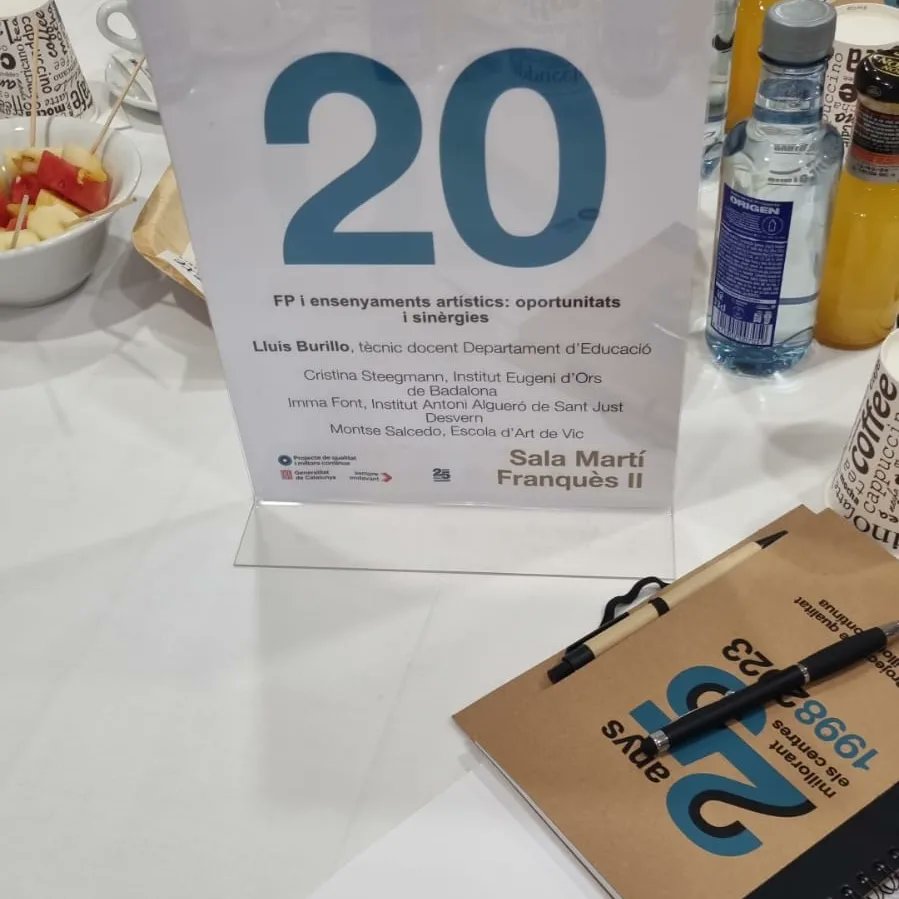 eugeni_ors's tweet photo. Divendres es va celebrar la XXI Jornada de Qualitat a l’Ensenyament. L’institut va participar, amb la presència de la seva directora, qui va posar en valor l'educació inclusiva, diversificada i personalitzada, donant èmfasi a l’alumne/a, les famílies i l’entorn. https://t.co/xJKrjtlwc6