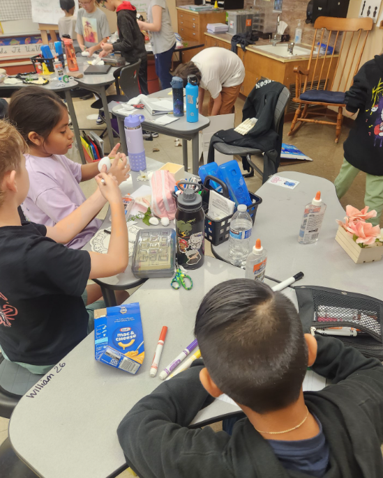LaddAcres's tweet photo. Vi algo impresionante que era ciencia con juego.
We had fun with science on our Day of Exploration. https://t.co/9gvd13WYIX
