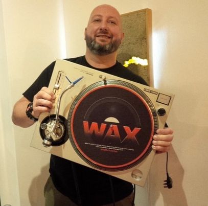 Join us for an unforgettable night as we welcome one of Gloucestershire's finest selectors, DJ Fade, to our Balcony Bar!
🔊 Special guest DJs: Dubbu &amp; Mz Monique will also be on deck to keep the party grooving.
📅 17th Nov 7-11pm
#DJFade #stroud #stroudbrewery #gigs