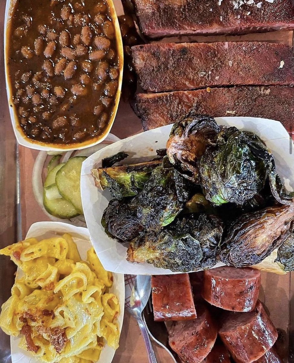 Doors are open for a proper lunchtime feast… then swing on back for deals on booze and bites during Happy Hour (3:30-6:30) and wrap it all up with a 5-star BBQ dinner! 
💥 🍗 💥 🍖 

#nola #neworleans #wherenolaeats #nolahappyhour #neworleanseats #neworleansrestaurants