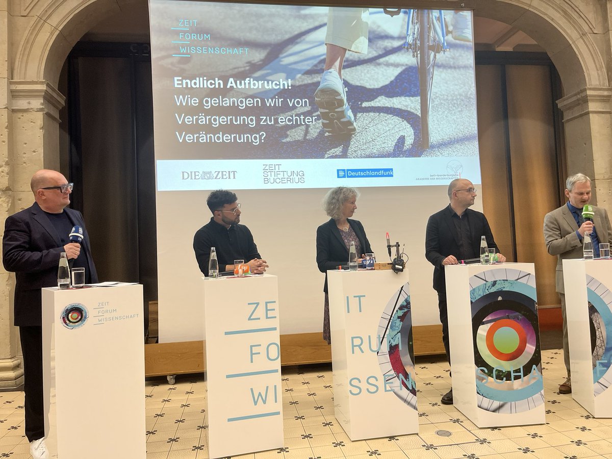 Es ist wieder ganz spannend in der <a href="/bbaw_de/">BBAW</a> mit unseren Partnern <a href="/zeitonline/">DIE ZEIT</a> <a href="/ZEITstiftung/">ZEIT STIFTUNG BUCERIUS</a> <a href="/DLF/">Deutschlandfunk</a>