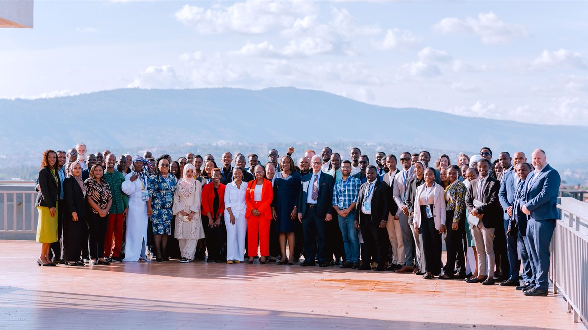 Today, as part of the Commonwealth Local Government Conference taking place in Kigali, Minister of State <a href="/XandrineUmutoni/">Sandrine Umutoni</a> participated in the launch of Commonwealth “Youth Leadership for a Resilient Future”. #CLGC23