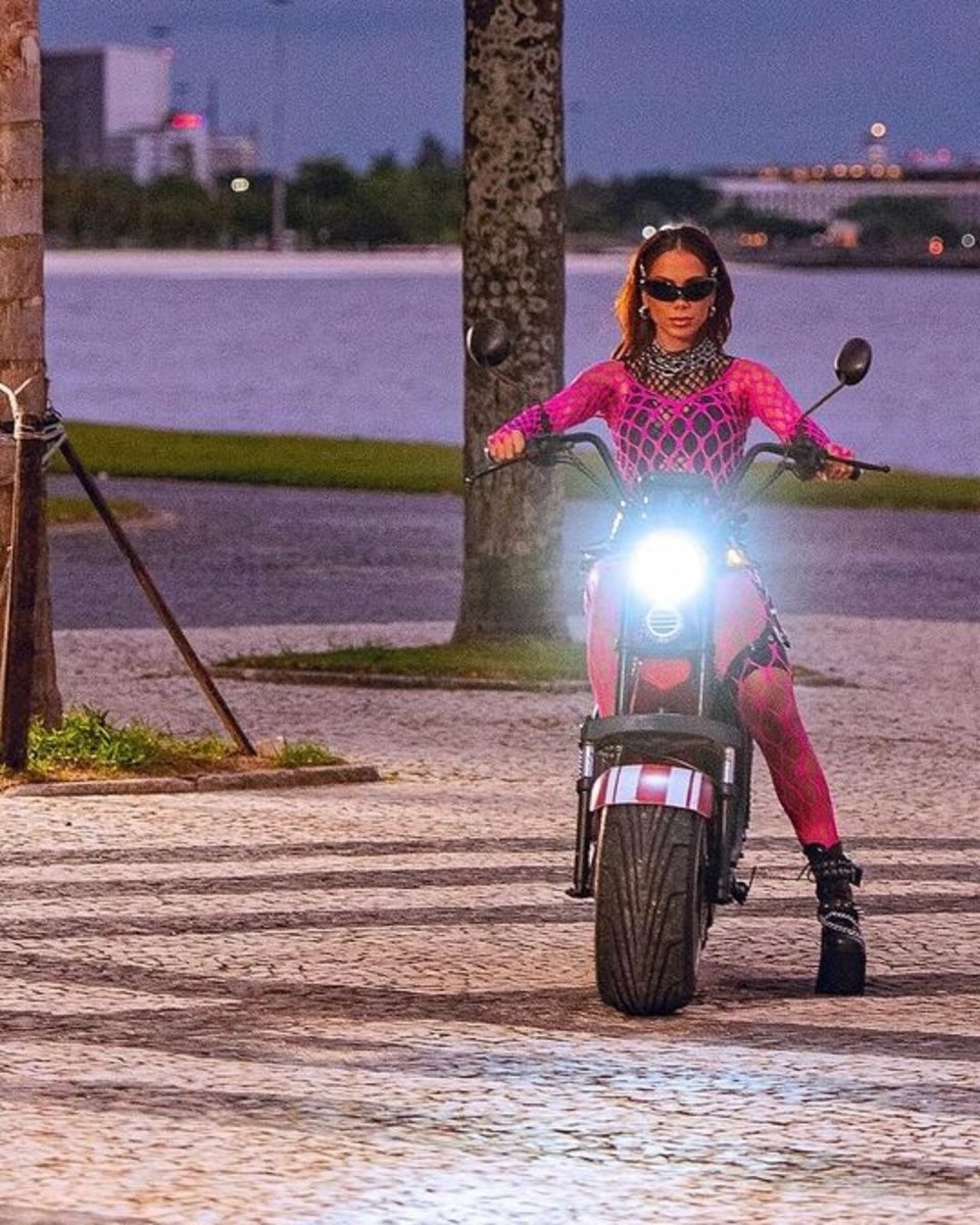 AnittaTrack's tweet photo. O vídeo clipe de "Monstrão" ultrapassou 1 milhão de views no YouTube. https://t.co/lx0F6zVuvW