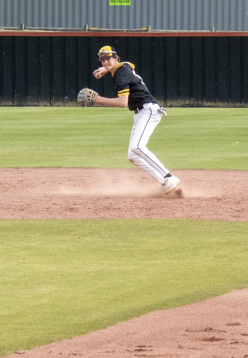 OleanOilers's tweet photo. AJ Fulscher will be joining the #Oilers in 2024! 

Fulscher is a freshman infielder for @DuPageBaseball.

A native of Darien, Illinois, attended Hinsdale South High School.

Help us welcome AJ to Olean 🙌 https://t.co/m6dKWJ29Yl