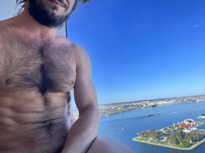 Let&rsquo;s jump into the water together yo https://t.co/WsfpkJD5or