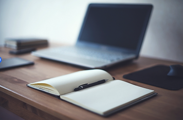 🎙 Want to know how to make a voice over sing?

👨‍🎨 Writing scripts for voicing is a bit of an art form.

🤑 Getting it wrong can be an expensive mistake.

🔔 Read my latest blog post for 5 top tips for voice over script success

#voiceover #copywriting 

emmatopping.com/post/five-tips…