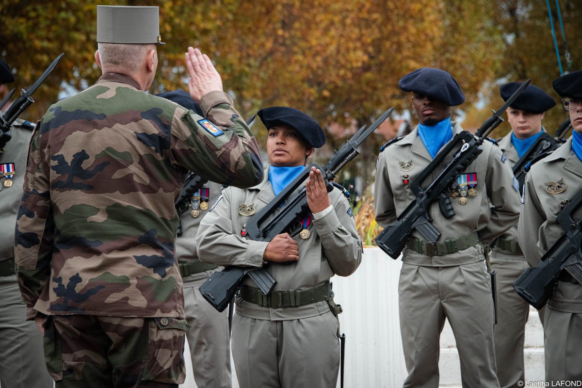 Defense_sud_est's tweet image. Aujourd’hui le #GML Denis Mistral, était en visite de commandement au @7RMATofficiel 🪖