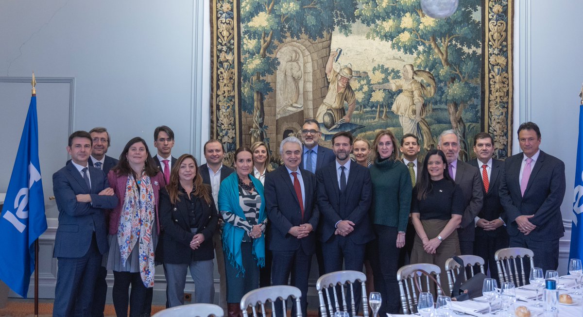 Excellent discussion with 13 Latin American Ambassadors - from countries making up about 95% of the region's energy demand - in Paris I highlighted findings of @IEA's Latin America Energy Outlook, including huge opportunities in critical minerals, clean hydrogen & manufacturing