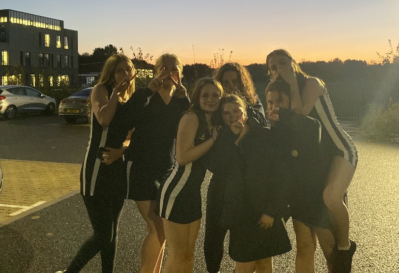 An amazing performance from the Year 10 Netball Team tonight. A win for the girls 🤩🏐

Well done girls 👏💙🙌

🌟 MVP: Lilly 🌟

#TeamETA #ETAWay