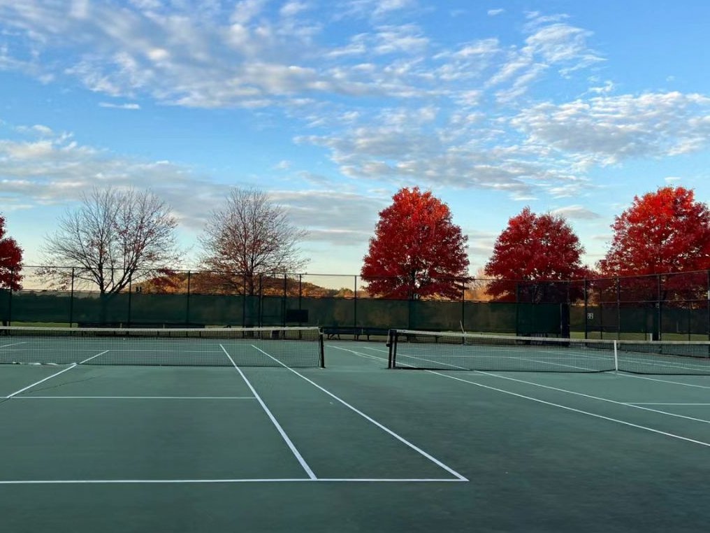 Exercise makes people healthier, and playing tennis makes people more relaxed physically and mentally.