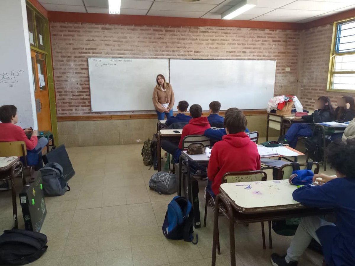 GiovanettL's tweet photo. *NUEVA SEMANA DE TALLERES DE PREVENCIÓN*
🟠 Comenzamos una nueva semana de talleres de Prevención de Consumos Problemáticos, en la EPET 7 del #BarrioProgreso
🙌🏻 Con estudiantes de 2 y 6 año compartimos espacios de Prevención
@de_ciudadania
@munineuquen
@MarianoGaidoOk https://t.co/61H1faZCm0