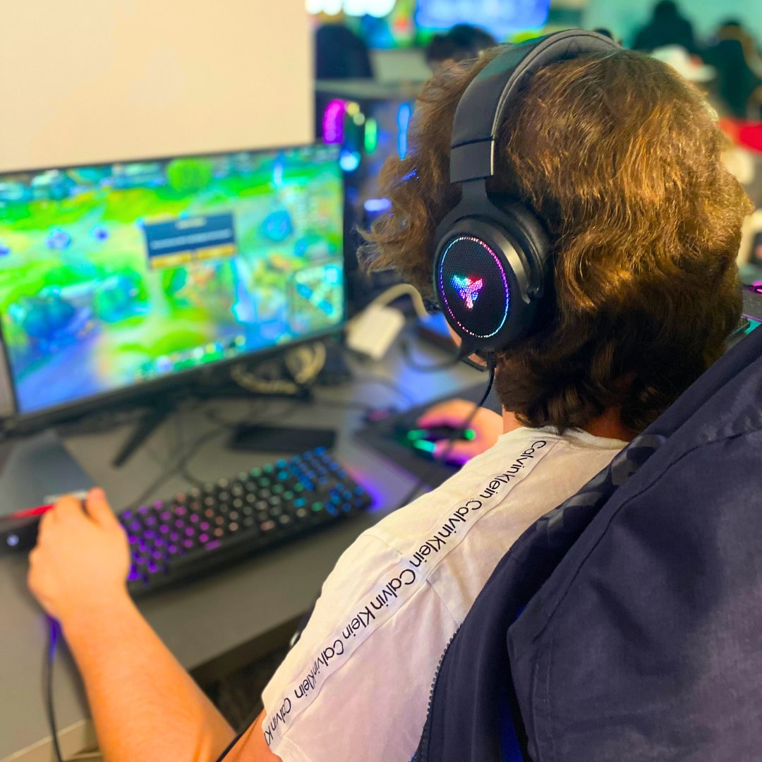 Alcuni scatti del torneo di Domenica di #leagueoflegends !! Una giornata per veri appasionati!!

.
#gaming #pcgaming #gamingcommunity #pcgamer #gamer #esports #fortnite #leagueoflegendsmemes #cesena #forli #ravenna #romagna #rimini
#lol #valorant #dnd #gamingsetup