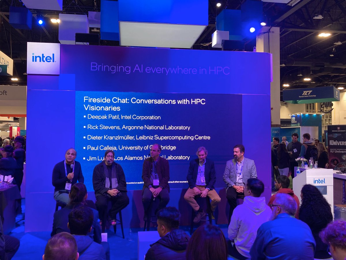LRZ_DE's tweet image. Impressions from #SC23. 📸
Happy to meet the #HPC community in the Colorado Convention Center in Denver, where @Supercomputing takes place for the 35th time! 
@TU_Muenchen, @LMU_Muenchen, @MunichQuantum @UniFAU #HPC4Germany #iamHPC #BavarianHPC