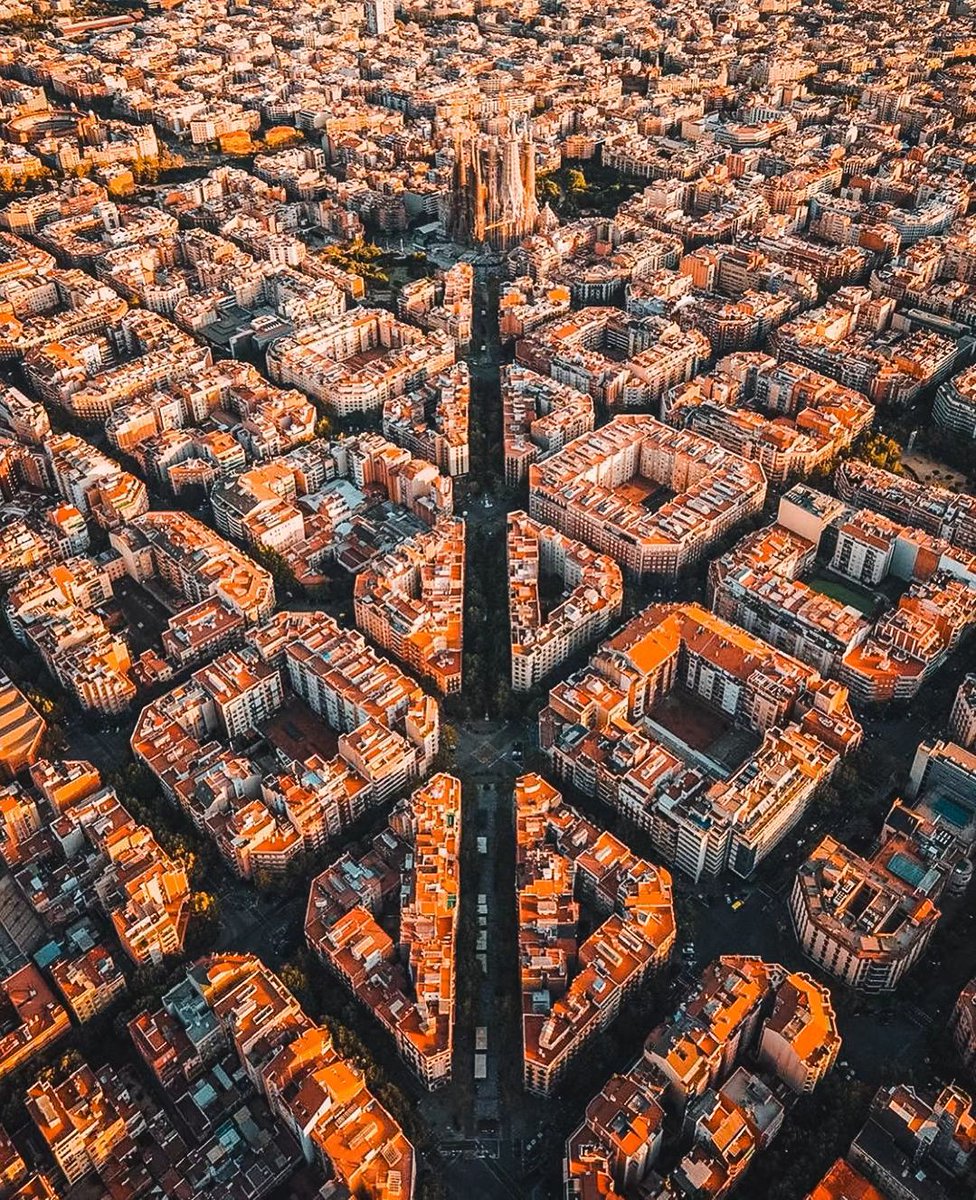 thisis_bcn_CA's tweet photo. A vegades, tot el que necessites és una foto aèria de Barcelona 🚁
📸 imheretravel (IG)
#visitbarcelona https://t.co/MGmQHiLNPs