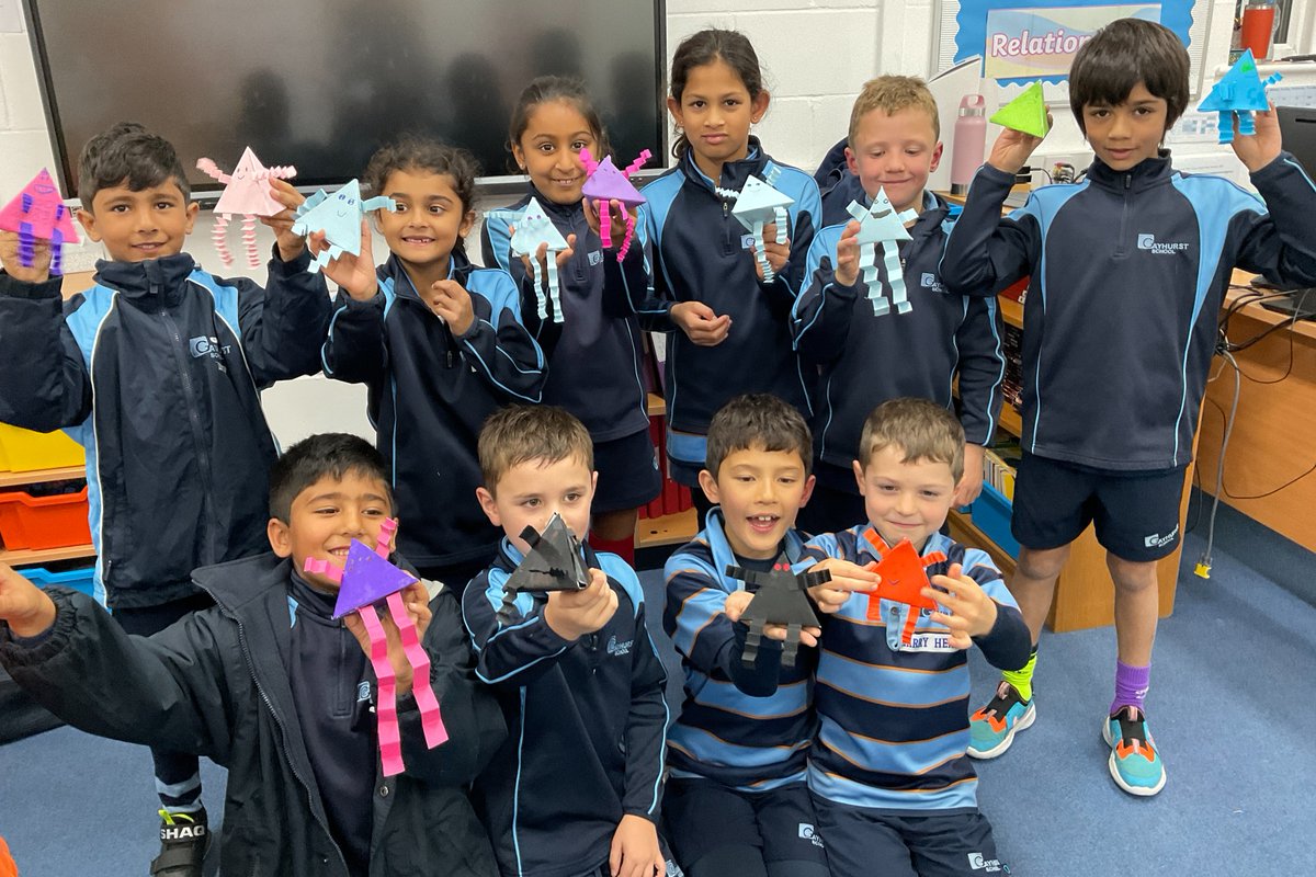 GayhurstSchool's tweet image. Maths puzzle club had great fun creating a tetrahedron from its net. They then personalised them to create a tetra person! #MathsPuzzleClub #TetraPerson #MathsFun #STEAM #ELDRIC