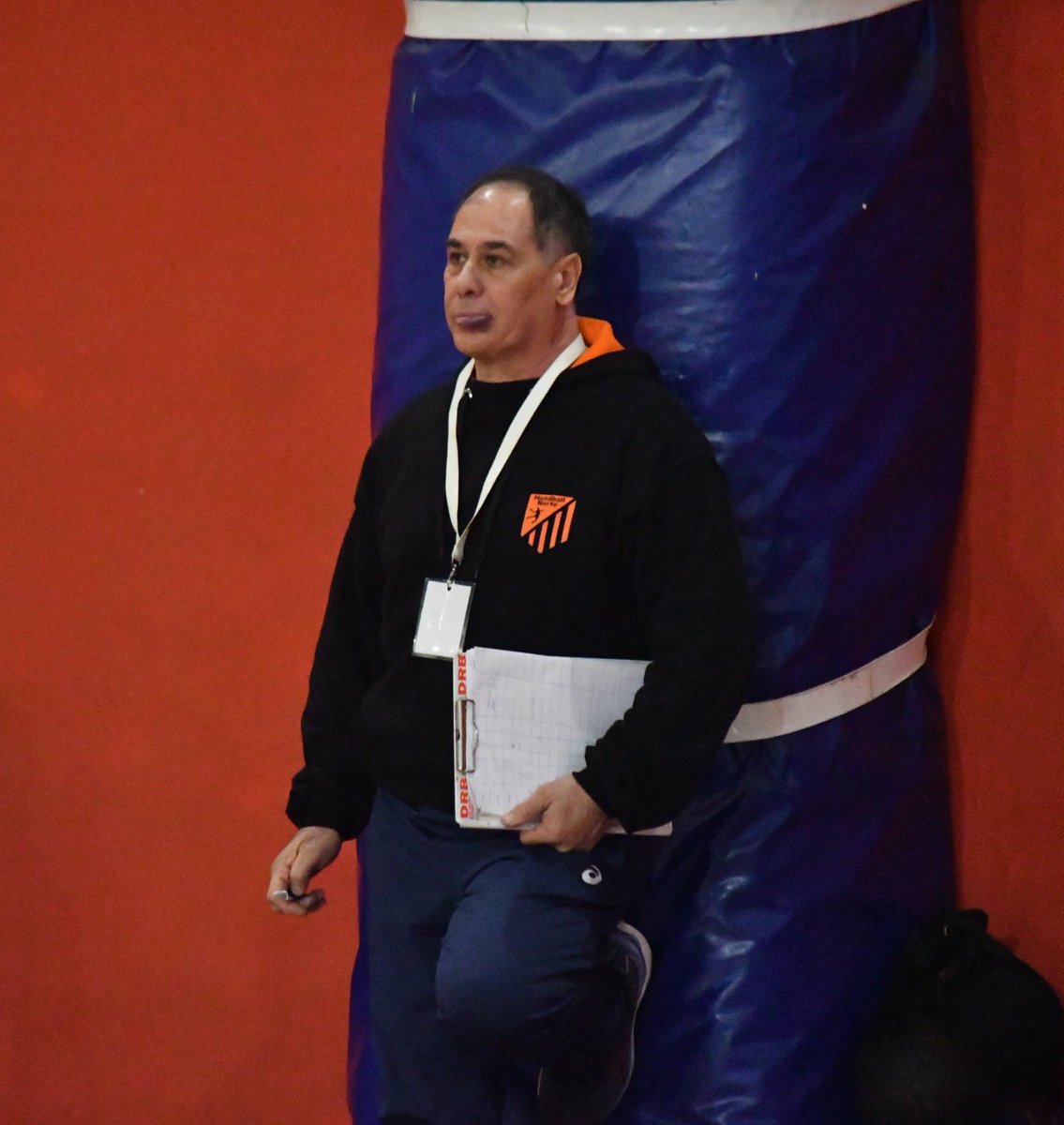 El handball argentino, de luto por la muerte del profesor Daniel Lalla. Nos deja un hombre clave en el desarrollo del handball de <a href="/asabaloficial/">Atlántica Handball</a>, entidad de la cual fue presidente, además de entrenador, y en la que fundó el club Handball Norte. QEPD querido Daniel 🖤