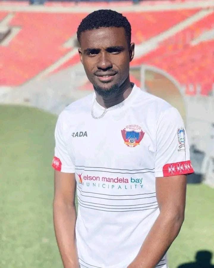 🇿🇦 I FIFA 𝐛𝐚𝐧𝐧𝐞𝐝 Chippa United from registering any player during the next transfer window over a dispute with former player Tanzanian player, Abdi Banda. 🚨🇹🇿

#AfricanFootball 
#Tanzania 
#ChippaUnited