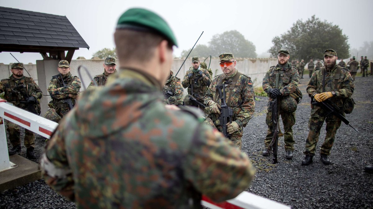 #ICYMI: 
Operationsplan Deutschland: 
Wie verteidigen wir unser Land? 👇 
bundeswehr.de/de/organisatio…