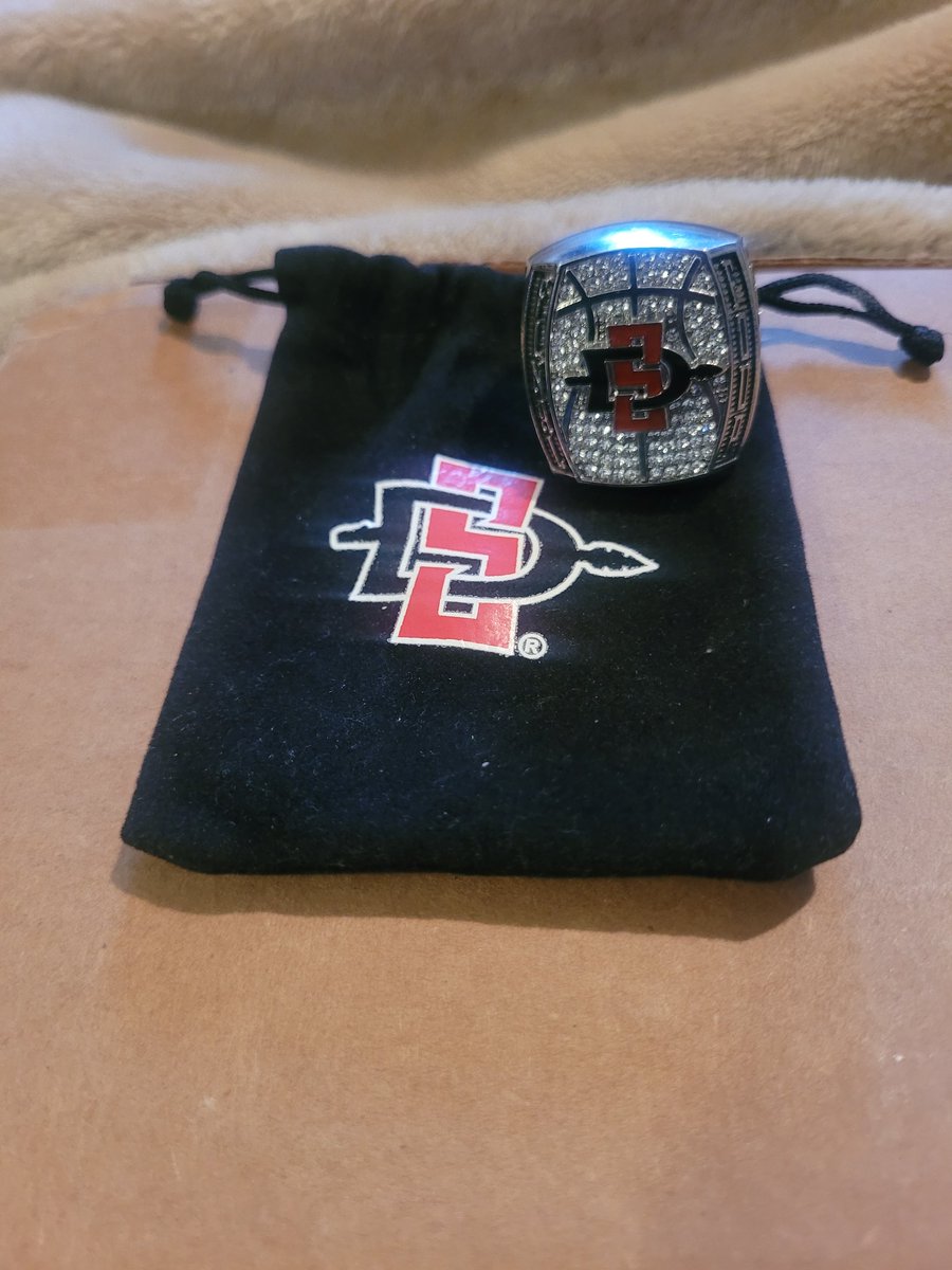 bkingmaker's tweet image. When you on the East Coast, and your West Coast family includes you in their blessings! Thank you Lamont Butler Jr and Lamont Sr. This is what love looks like!