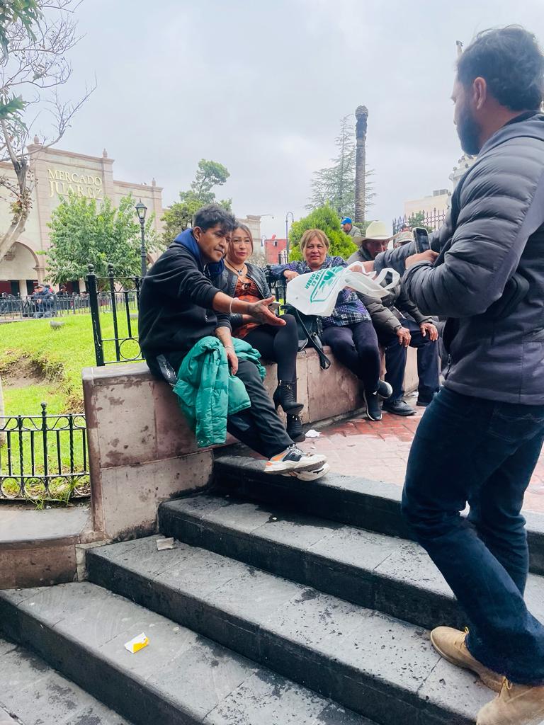 saltillo_verde's tweet photo. 🌿Entregamos bolsas ecológicas en la Plaza Manuel Acuña✅ Haciendo un Planeta #Verde💚
#PVEM #Saltillo #Coahuila #MedioAmbiente #Ecológico https://t.co/1HdM32LX2M